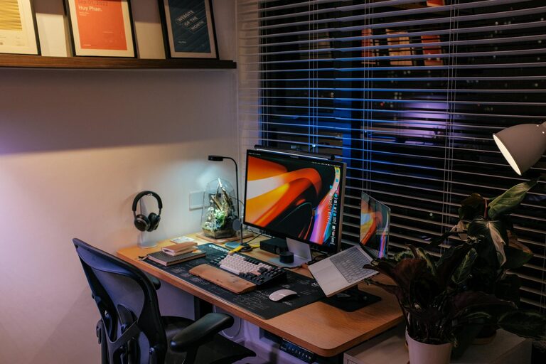 Desk Setup Tips for Focus and Comfort